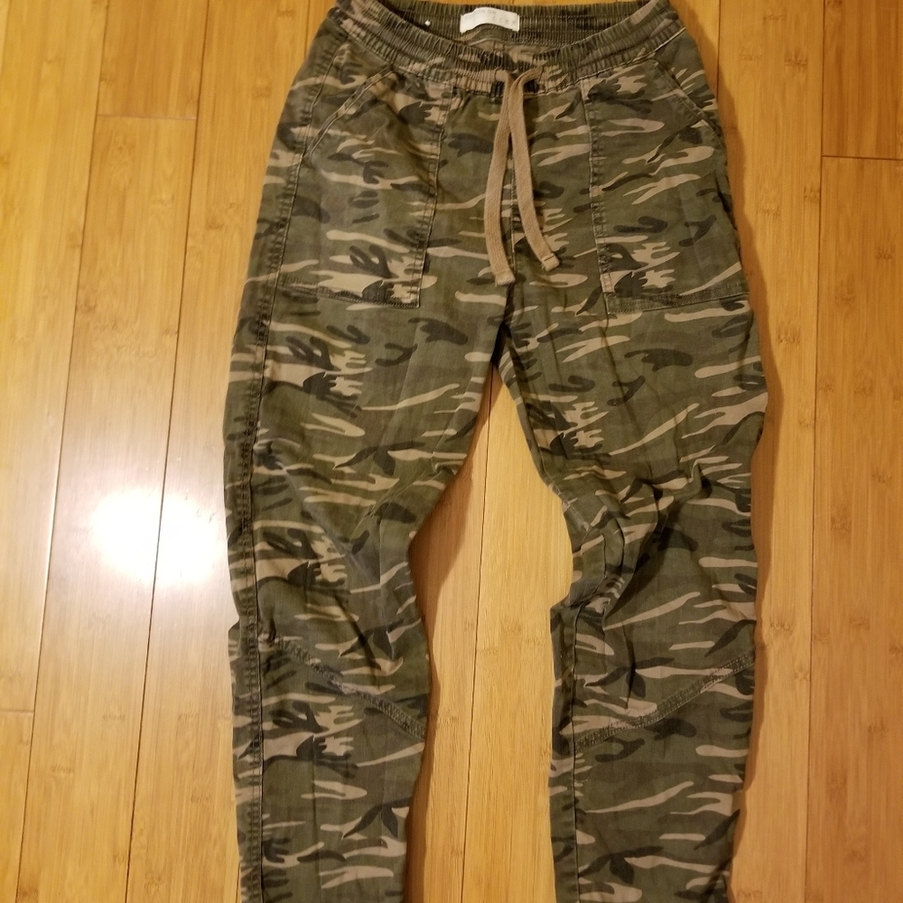 Excellent condition camo pants
